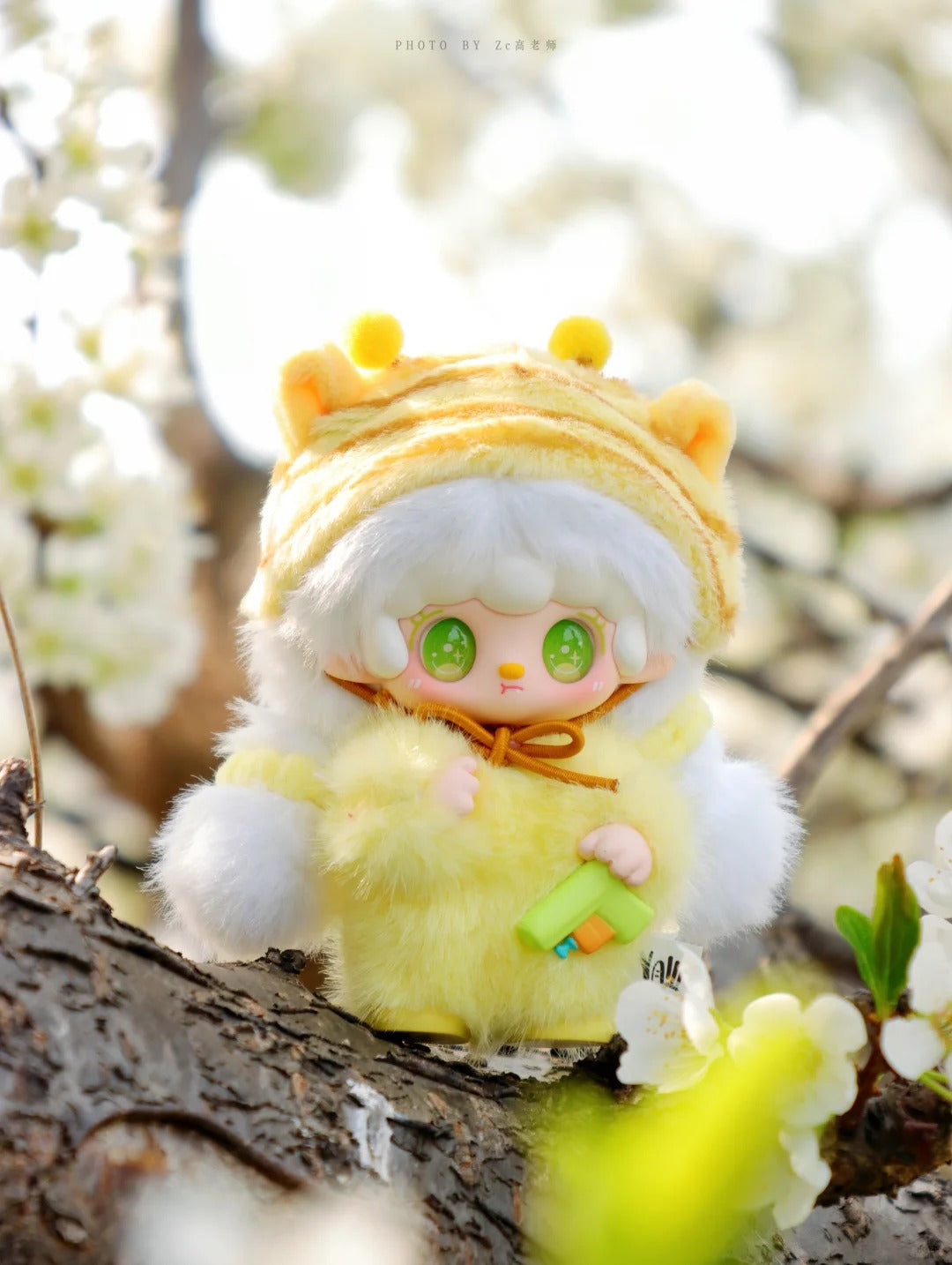 Yang Yang "Bling Bling" Series Plush Blind Box - Kawaii Sparkle Eye Mystery Box & Cute Fluffy Art Toy